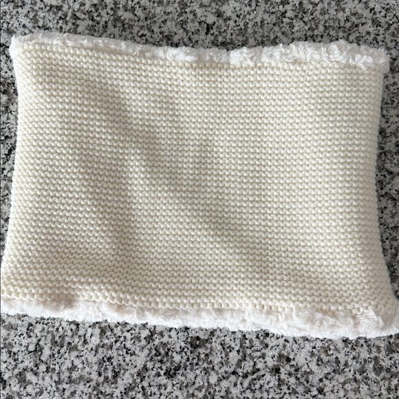 Ann Taylor Loft Cream Plush Faux Fur Textured Scarf - Picture 5 of 5